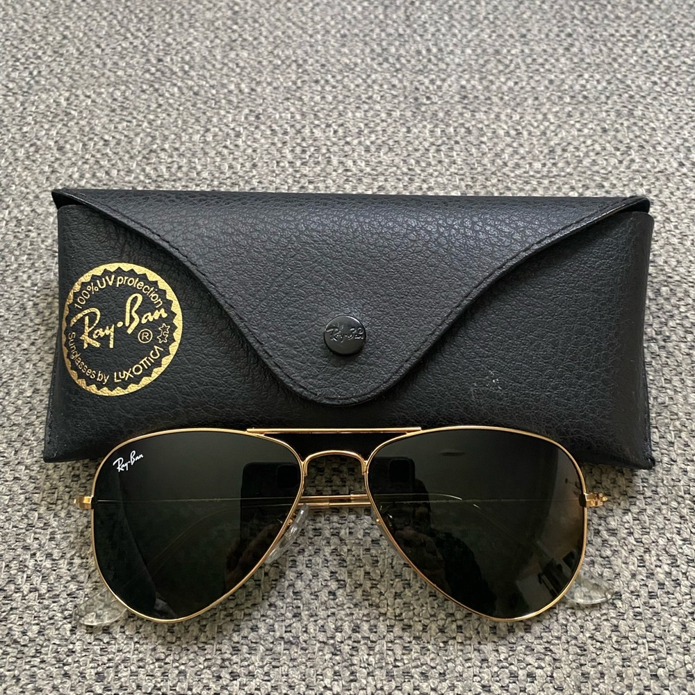 Ray-Ban Gold Frame Aviator Sunglasses with Black Lenses